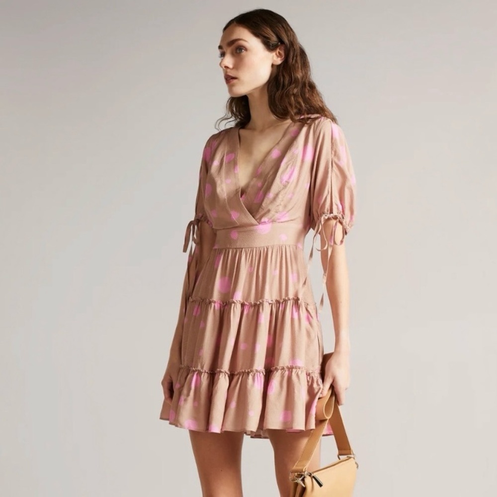 Ted Baker Stefina Spot Tiered Mini Dress Sz 1 US 4 / Small Short Sleeve Pockets